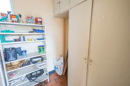 Casa à venda com 350m², 6 quartos e 4 vagas Casa à venda com 350m², 6 quartos e 4 vagasDCE