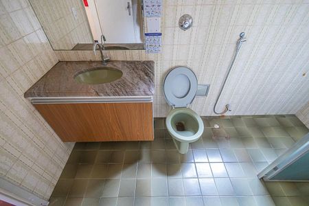 Casa à venda com 350m², 6 quartos e 4 vagas Casa à venda com 350m², 6 quartos e 4 vagasBanheiro