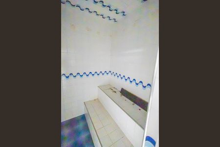 Casa à venda com 350m², 6 quartos e 4 vagas Casa à venda com 350m², 6 quartos e 4 vagasLavabo 2/ ducha/ sauna