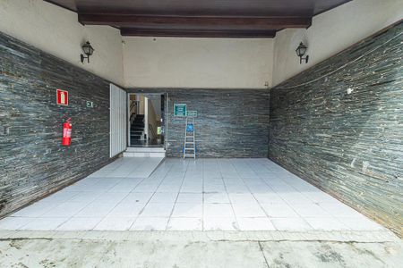 Casa à venda com 350m², 6 quartos e 4 vagas Casa à venda com 350m², 6 quartos e 4 vagasVaga de garagem