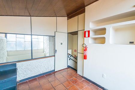Casa à venda com 350m², 6 quartos e 4 vagas Casa à venda com 350m², 6 quartos e 4 vagasCobertura