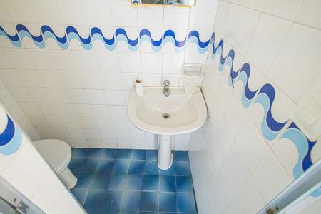 Casa à venda com 350m², 6 quartos e 4 vagas Casa à venda com 350m², 6 quartos e 4 vagasLavabo 2/ ducha/ sauna