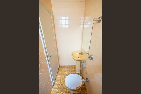 Casa à venda com 350m², 6 quartos e 4 vagas Casa à venda com 350m², 6 quartos e 4 vagasBanheiro de serviço