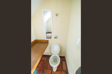 Casa à venda com 350m², 6 quartos e 4 vagas Casa à venda com 350m², 6 quartos e 4 vagasLavabo
