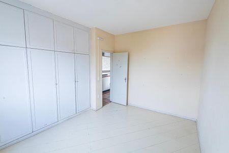 Casa à venda com 350m², 6 quartos e 4 vagas Casa à venda com 350m², 6 quartos e 4 vagasQuarto 3
