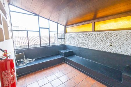 Casa à venda com 350m², 6 quartos e 4 vagas Casa à venda com 350m², 6 quartos e 4 vagasCobertura
