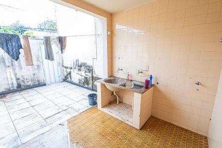Casa à venda com 350m², 6 quartos e 4 vagas Casa à venda com 350m², 6 quartos e 4 vagasArea de serviço
