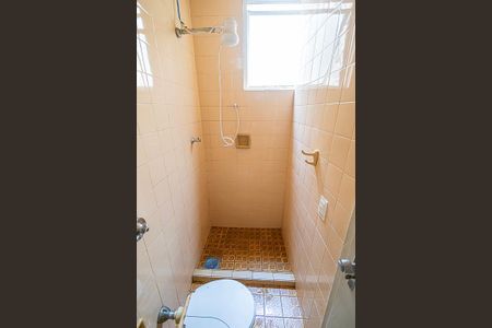 Casa à venda com 350m², 6 quartos e 4 vagas Casa à venda com 350m², 6 quartos e 4 vagasBanheiro de serviço