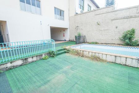 Casa à venda com 350m², 6 quartos e 4 vagas Casa à venda com 350m², 6 quartos e 4 vagasQuintal