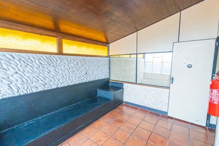 Casa à venda com 350m², 6 quartos e 4 vagas Casa à venda com 350m², 6 quartos e 4 vagasCobertura