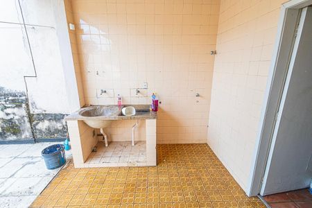 Casa à venda com 350m², 6 quartos e 4 vagas Casa à venda com 350m², 6 quartos e 4 vagasArea de serviço