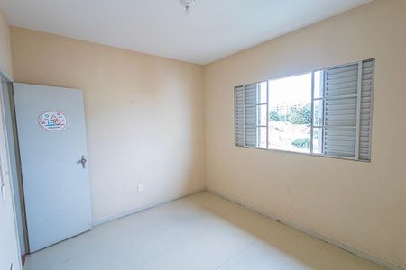 Casa à venda com 350m², 6 quartos e 4 vagas Casa à venda com 350m², 6 quartos e 4 vagasQuarto 2