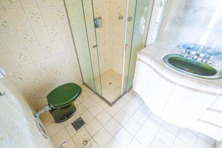 Casa à venda com 350m², 6 quartos e 4 vagas Casa à venda com 350m², 6 quartos e 4 vagasBanheiro da Suíte 2