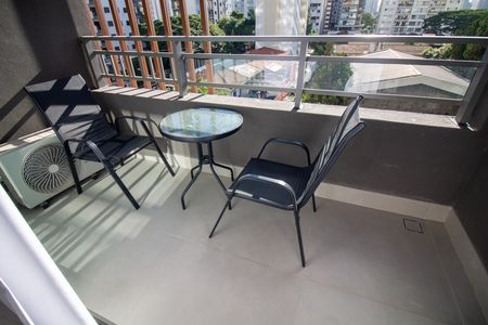 Studio para alugar com 27m², 1 quarto e sem vaga Studio para alugar com 27m², 1 quarto e sem vagaVaranda