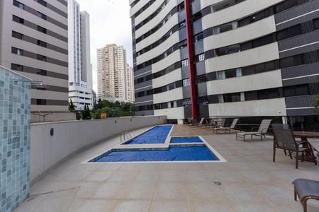 Apartamento à venda com 87m², 3 quartos e 2 vagas Apartamento à venda com 87m², 3 quartos e 2 vagasÁrea comum - Piscina