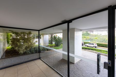 Apartamento à venda com 87m², 3 quartos e 2 vagas Apartamento à venda com 87m², 3 quartos e 2 vagasÁrea comum - Recepção