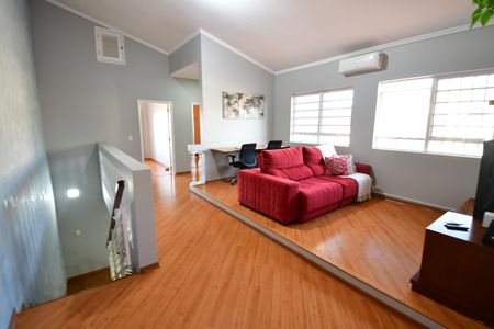 Casa à venda com 240m², 3 quartos e 4 vagasSala de TV