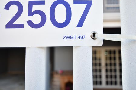 Casa à venda com 240m², 3 quartos e 4 vagasPlaca