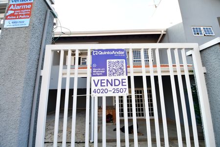 Casa à venda com 240m², 3 quartos e 4 vagasPlaca