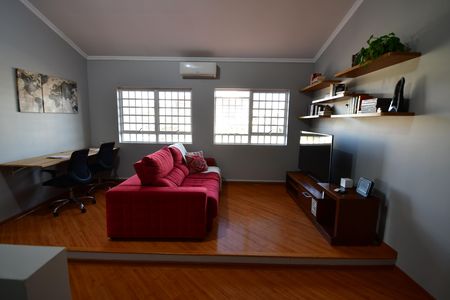 Casa à venda com 240m², 3 quartos e 4 vagasSala de TV