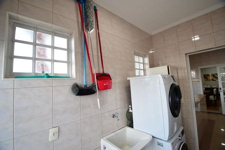 Casa à venda com 240m², 3 quartos e 4 vagasÁrea de Serviço
