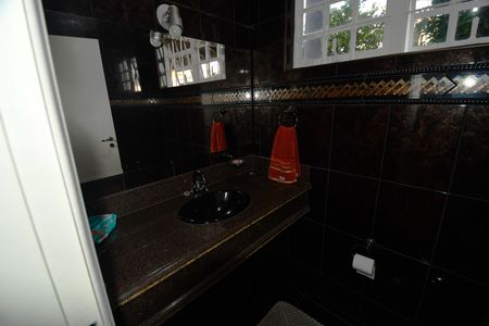 Casa à venda com 240m², 3 quartos e 4 vagasLavabo
