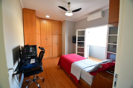 Casa à venda com 240m², 3 quartos e 4 vagasQuarto 2
