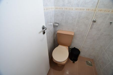 Casa à venda com 240m², 3 quartos e 4 vagasBanheiro de serviço