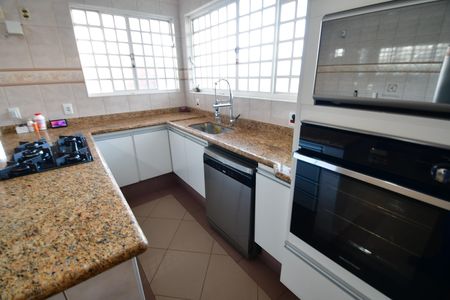 Casa à venda com 240m², 3 quartos e 4 vagasCozinha