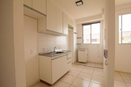 Apartamento para alugar com 50m², 2 quartos e 1 vaga Apartamento para alugar com 50m², 2 quartos e 1 vagaCozinha e Área de Serviço