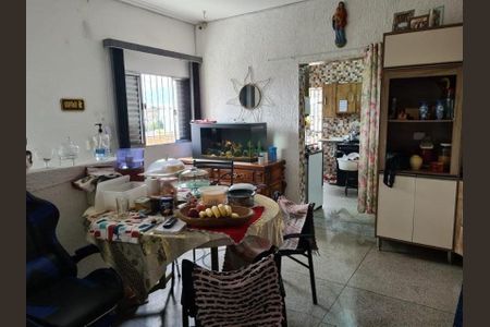 Casa à venda com 3 quartos, 240m² em Vila Rio Branco, São Paulo