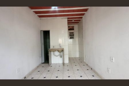 Cozinha  de casa para alugar com 1 quarto, 25m² em Marechal Hermes, Rio de Janeiro