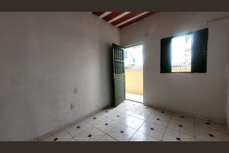 Sala/Quarto de casa para alugar com 1 quarto, 25m² em Marechal Hermes, Rio de Janeiro