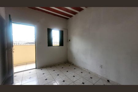 Sala/Quarto de casa para alugar com 1 quarto, 25m² em Marechal Hermes, Rio de Janeiro