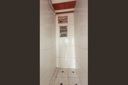 Sala/Quarto de casa para alugar com 1 quarto, 25m² em Marechal Hermes, Rio de Janeiro