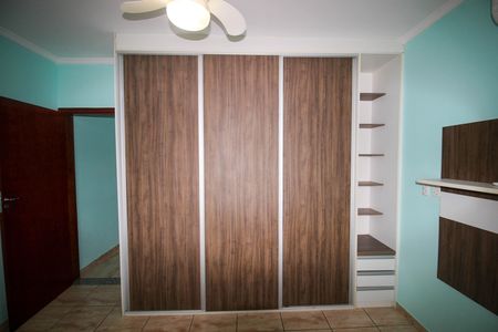 Casa para alugar com 300m², 3 quartos e 2 vagas