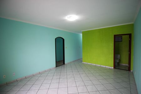 Casa para alugar com 300m², 3 quartos e 2 vagas