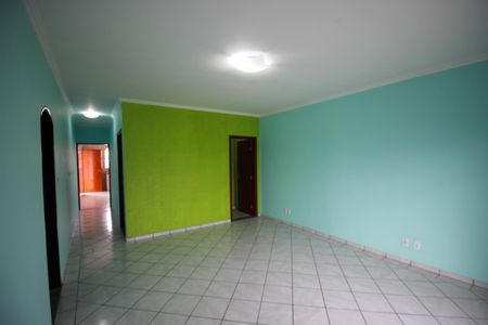 Casa para alugar com 300m², 3 quartos e 2 vagas