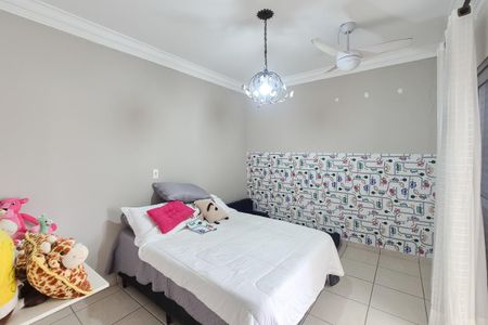Casa à venda com 200m², 3 quartos e 2 vagas Casa à venda com 200m², 3 quartos e 2 vagasQuarto 1