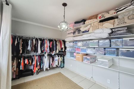 Casa à venda com 200m², 3 quartos e 2 vagas Casa à venda com 200m², 3 quartos e 2 vagasQuarto 2