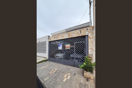 Casa à venda com 200m², 3 quartos e 2 vagas Casa à venda com 200m², 3 quartos e 2 vagasFachada