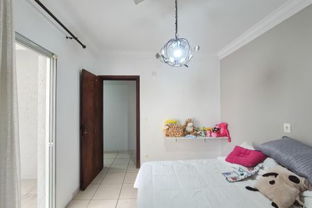 Casa à venda com 200m², 3 quartos e 2 vagas Casa à venda com 200m², 3 quartos e 2 vagasQuarto 1