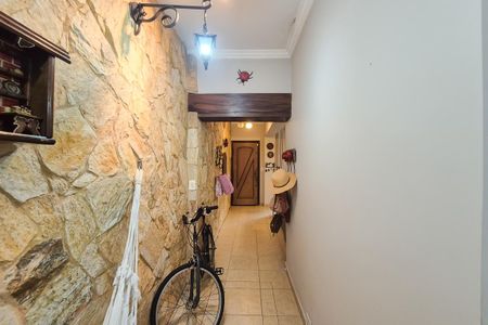 Casa à venda com 200m², 3 quartos e 2 vagas Casa à venda com 200m², 3 quartos e 2 vagascorredor