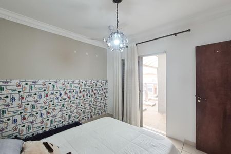 Casa à venda com 200m², 3 quartos e 2 vagas Casa à venda com 200m², 3 quartos e 2 vagasQuarto 1
