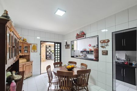 Casa à venda com 200m², 3 quartos e 2 vagas Casa à venda com 200m², 3 quartos e 2 vagasCopa