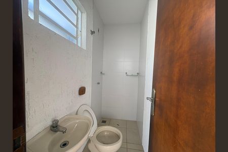 Casa à venda com 155m², 3 quartos e 4 vagas Casa à venda com 155m², 3 quartos e 4 vagasBanheiro externo
