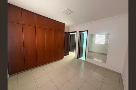 Quarto suite de casa à venda com 3 quartos, 155m² em Jardim Atlantico, Goiânia