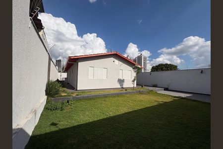 Casa à venda com 155m², 3 quartos e 4 vagas Casa à venda com 155m², 3 quartos e 4 vagasQuintal