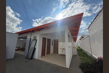Casa à venda com 155m², 3 quartos e 4 vagas Casa à venda com 155m², 3 quartos e 4 vagasLavanderia