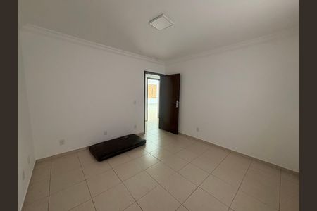 Casa à venda com 155m², 3 quartos e 4 vagas Casa à venda com 155m², 3 quartos e 4 vagasQuarto 2